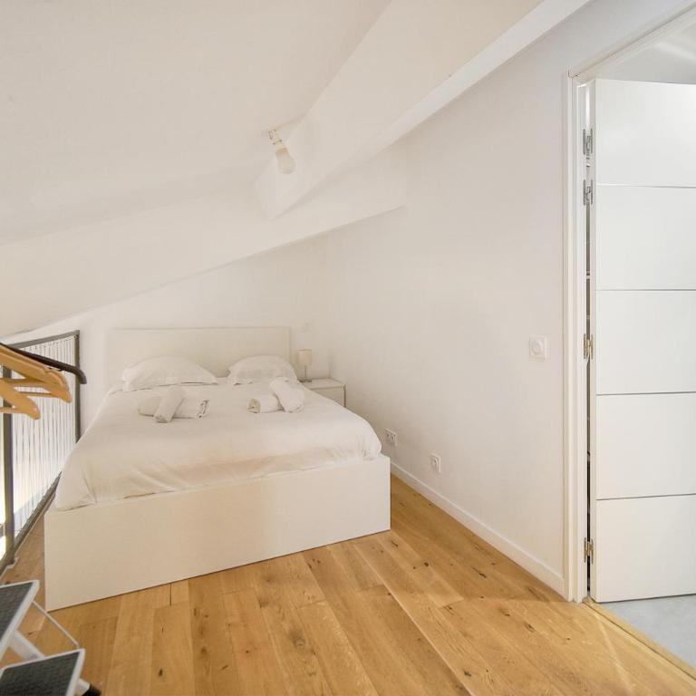 FRGK "24 AOUT 1 Mezzanine Bedroom Apartment Center Antibes AC WIFI HIGH SPEED " - Appartement 1 Chambre Deluxe - 2