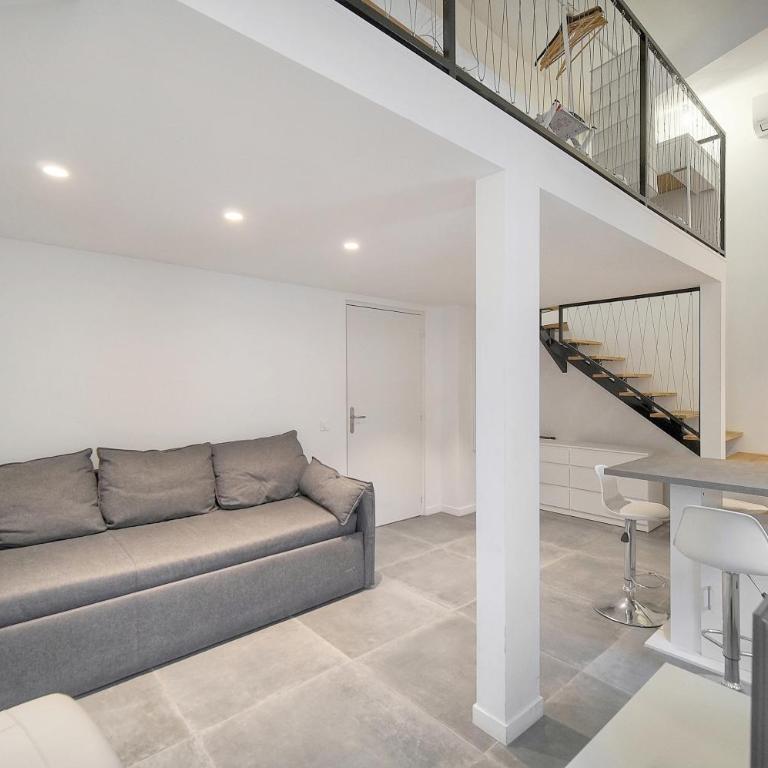 FRGK "24 AOUT 1 Mezzanine Bedroom Apartment Center Antibes AC WIFI HIGH SPEED " - Appartement 1 Chambre Deluxe - 45