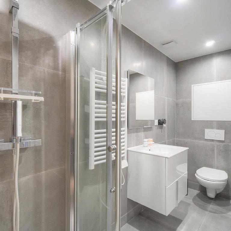FRGK "24 AOUT 1 Mezzanine Bedroom Apartment Center Antibes AC WIFI HIGH SPEED " - Appartement 1 Chambre Deluxe - 60