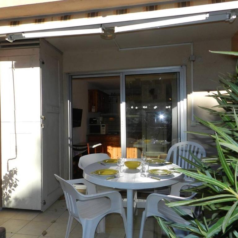 BO090-N387 Appartement Studio coin nuit 4 couchages BORMES LES MIMOSAS - Studio - 2