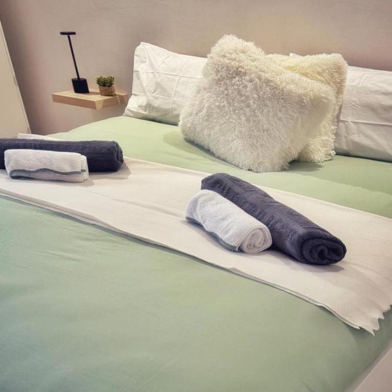 NestCity - One-Bedroom House - 10