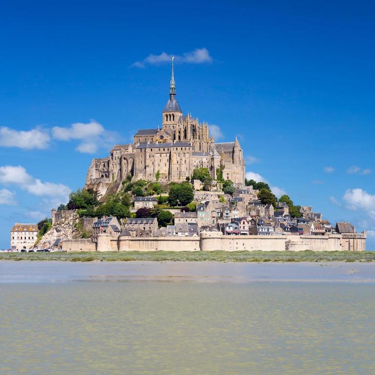 Dinard centre Appt, terrasse, parking, 200M plage - Apartment mit 2 Schlafzimmern mit Balkon und Terrasse - 50