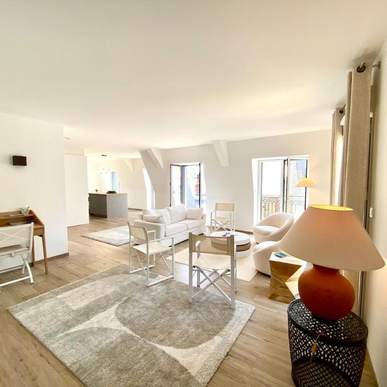 Dinard centre Appt, terrasse, parking, 200M plage - Apartment mit 2 Schlafzimmern mit Balkon und Terrasse - 44
