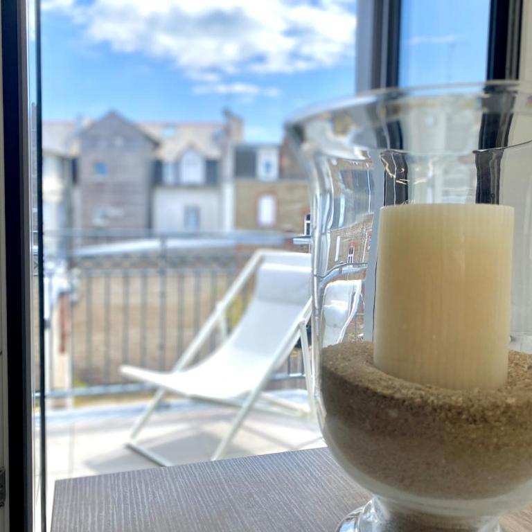 Dinard centre Appt, terrasse, parking, 200M plage - Apartment mit 2 Schlafzimmern mit Balkon und Terrasse - 48