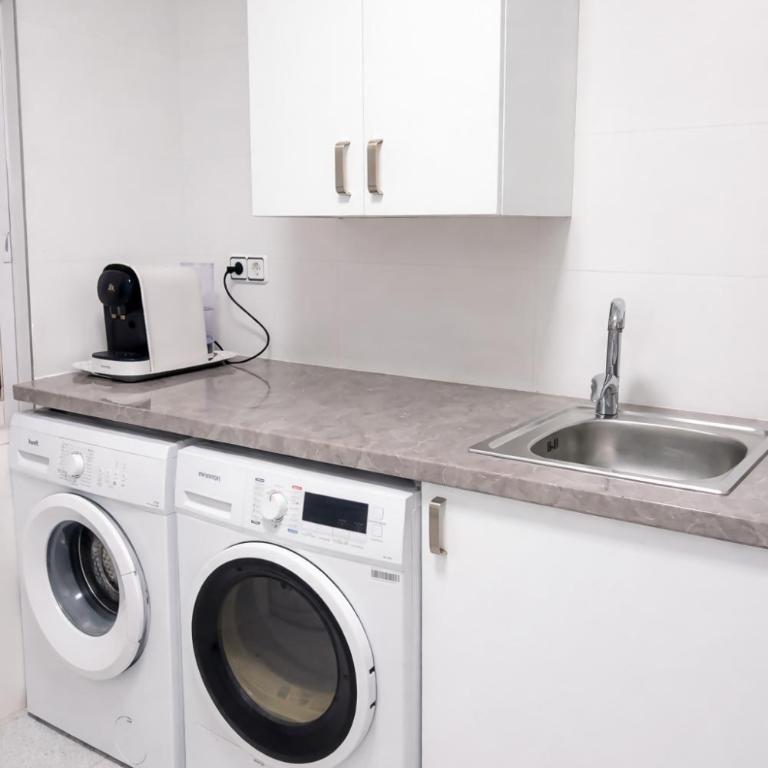 Alojamiento San Juan en Murcia Centro - Three-Bedroom Apartment - 28