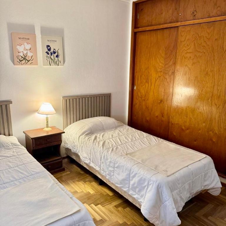 Hermosa casa recién renovada a cuadras del mar - Casa de 3 dormitorios - 26