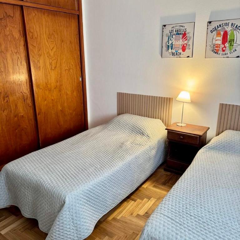 Hermosa casa recién renovada a cuadras del mar - Casa de 3 dormitorios - 30