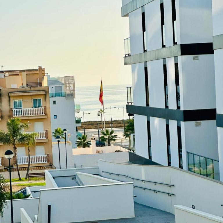 Family Oasis in Torrox, 140qm Privat Terrace, Pool, 5Min from Beach - Apartamento de 2 dormitorios - 4