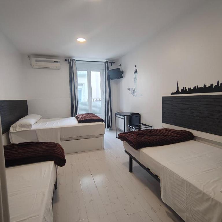 Hostal JQ Madrid 1 - Chambre Quadruple - 4