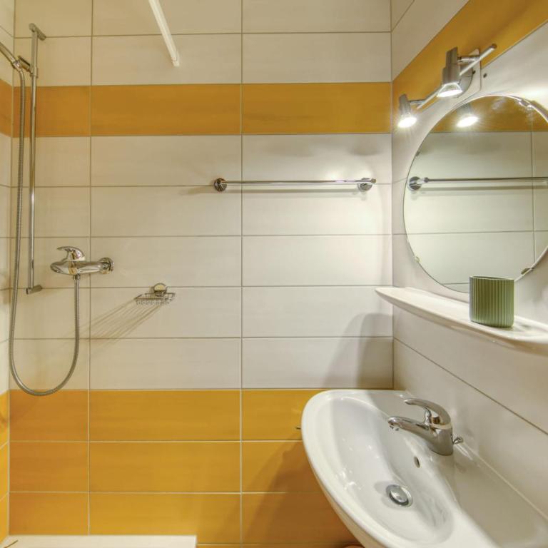 Centrally located with great views and terrace - Appartement - 12