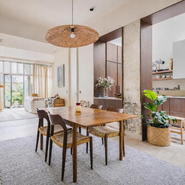 Elegant Triplex with Terrace & AC - Perfect for 6 Guests - Apartamento de 3 dormitorios - 1