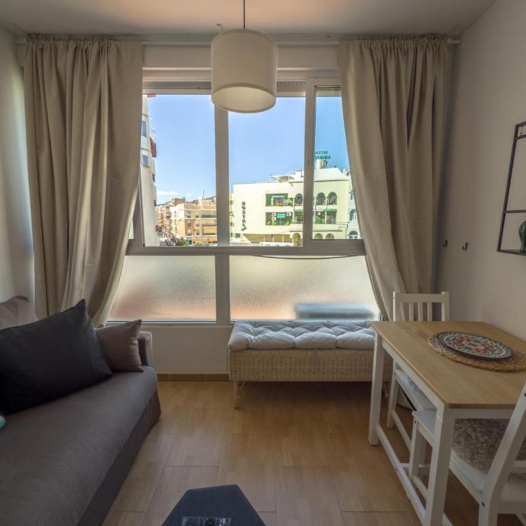 Modern & Bright Studio in the Heart of Nerja - Estudio con vistas a las montañas - 2