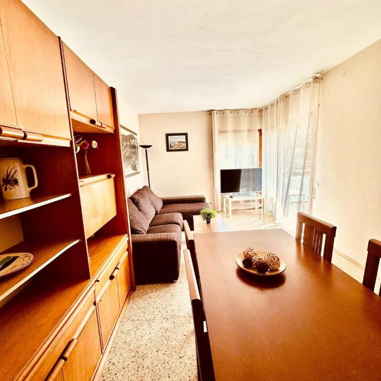 Canyelles Beach Apartment - Two-Bedroom Apartment - 3