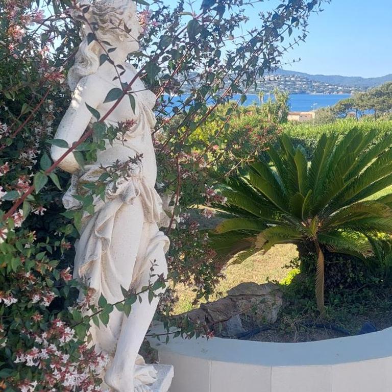 Luxury Seafront Villa with Heated Infinity Pool - Villa - 41