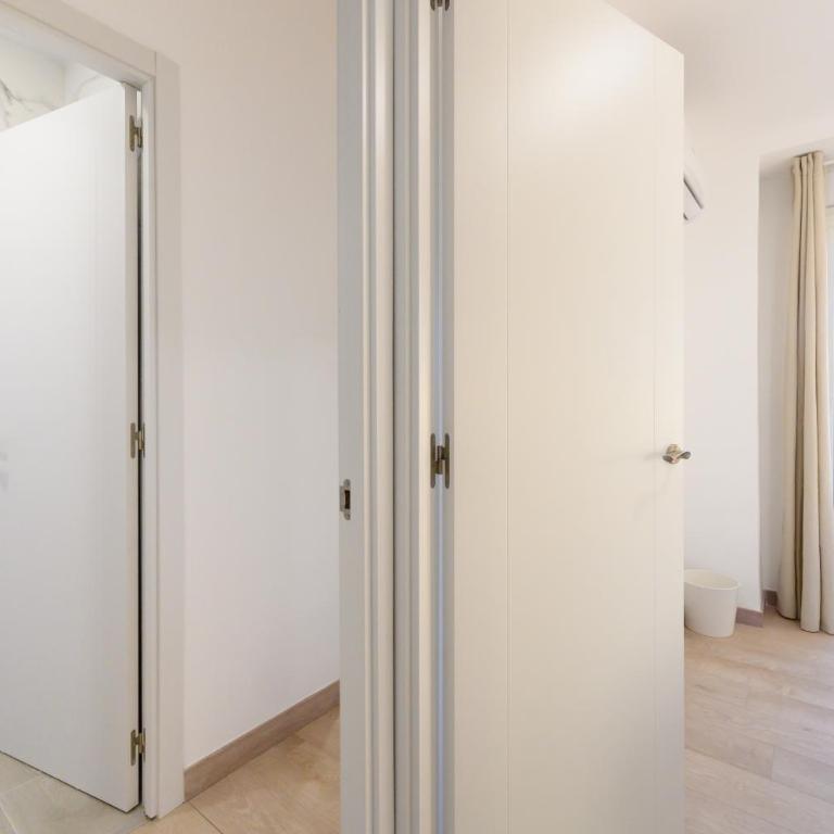 ABR1710B - Amplio piso de Lujo 2 dormitorios, ambos con terraza y 2 baños - Alquiler temporal - Two-Bedroom Apartment - 34