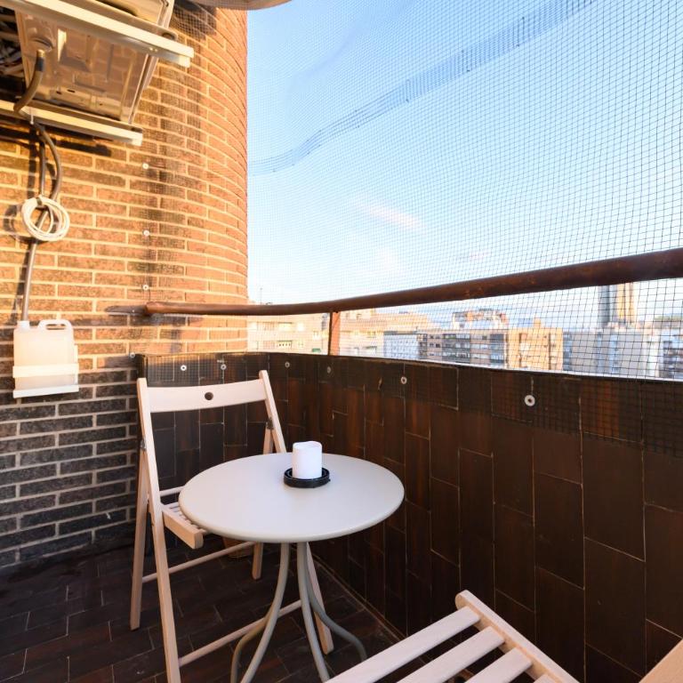 ABR1710B - Amplio piso de Lujo 2 dormitorios, ambos con terraza y 2 baños - Alquiler temporal - Two-Bedroom Apartment - 37