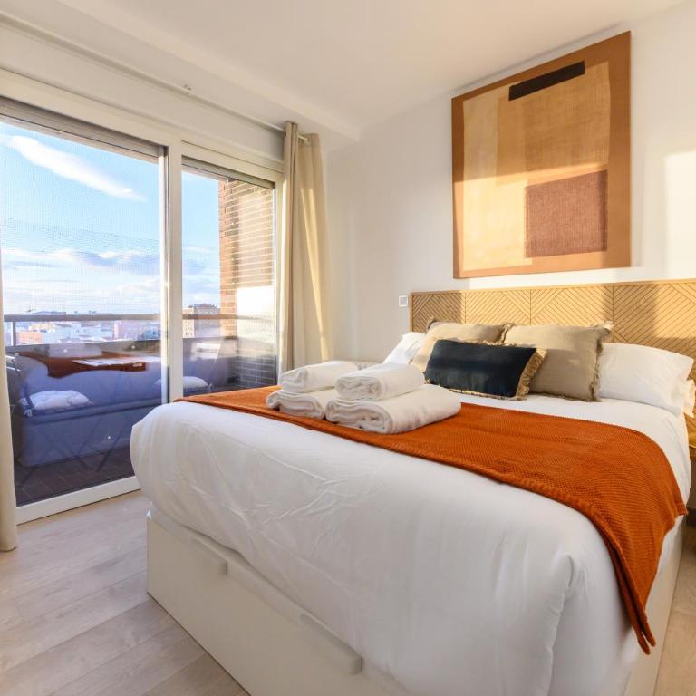 ABR1710B - Amplio piso de Lujo 2 dormitorios, ambos con terraza y 2 baños - Alquiler temporal - Two-Bedroom Apartment - 4