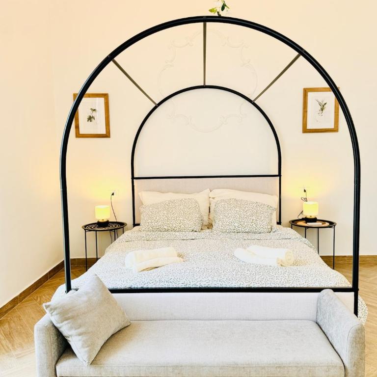 Sunrise Sea-View 'Artpartment' with 3 Balconies - One-Bedroom Apartment - 3