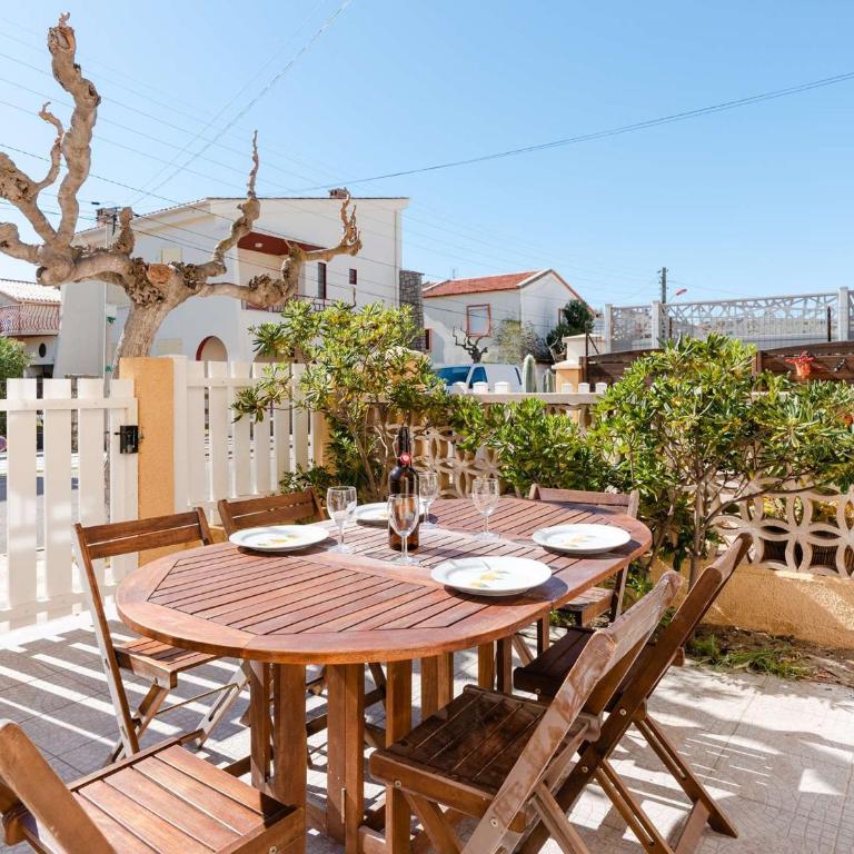 T2 climatisé avec WIFI, proche plage, parking privé, rénové 2023, terrasse, animaux non admis - FR-1-409-225 - Apartamento - 5