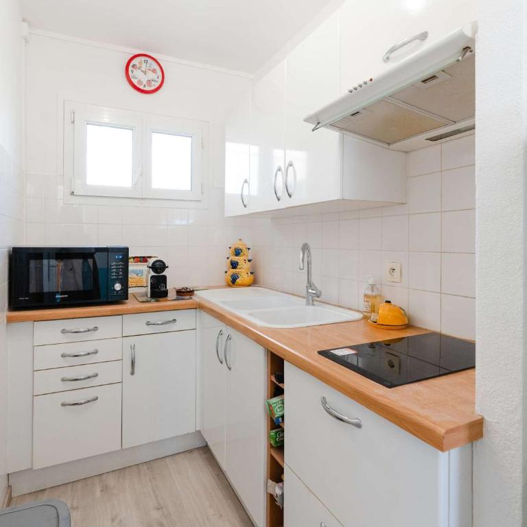 T2 climatisé avec WIFI, proche plage, parking privé, rénové 2023, terrasse, animaux non admis - FR-1-409-225 - Apartamento - 6
