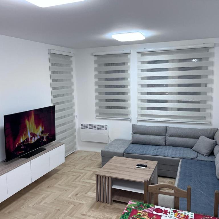 Pale Mountain Stay - Two-Bedroom Apartment - 1