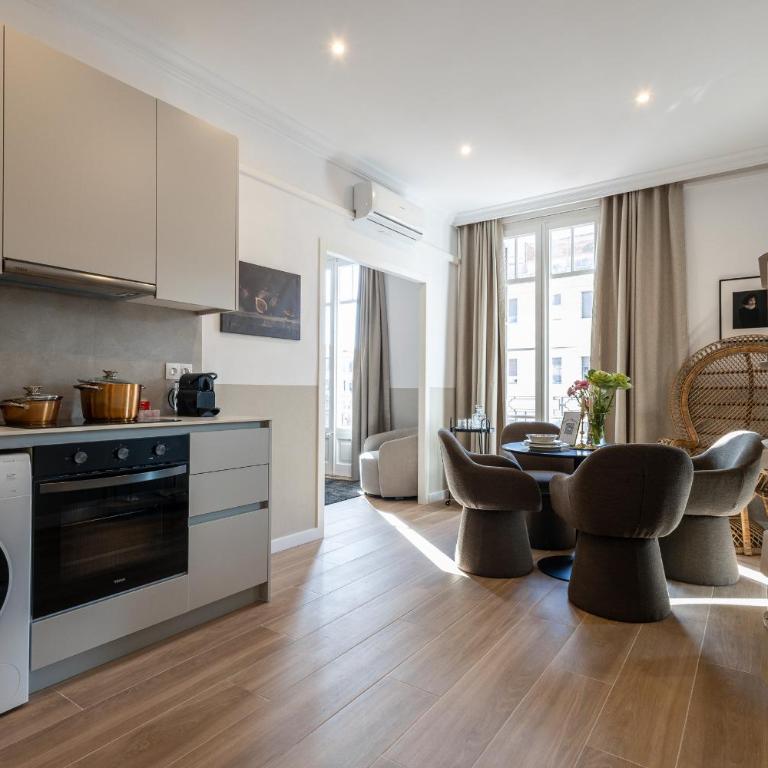 En Ville Boutique Apartments Calabria - Two-Bedroom Deluxe Apartment with Balcony - 9
