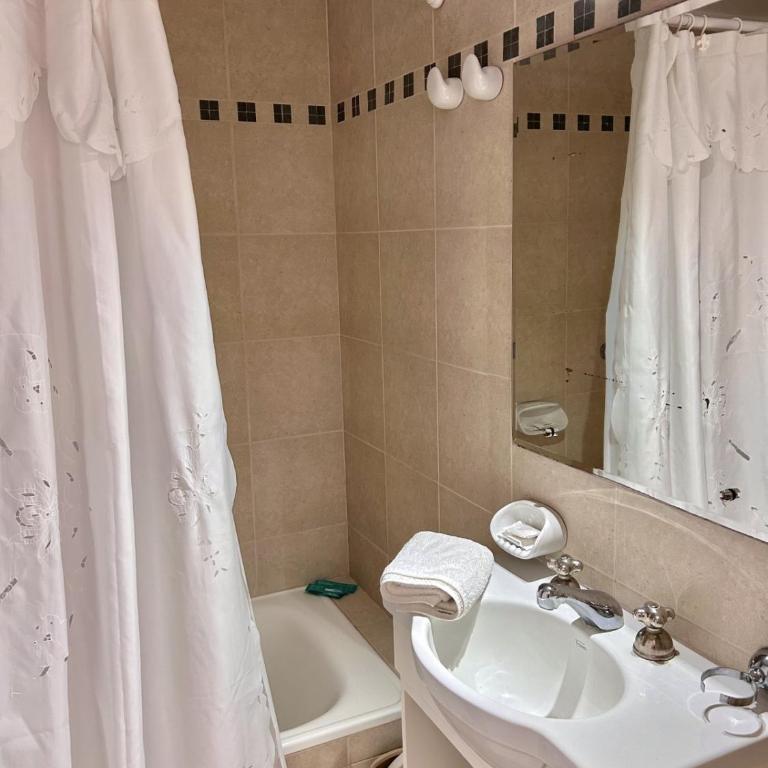 Emprendimientos del Mar SRL - Quadruple Room - 4