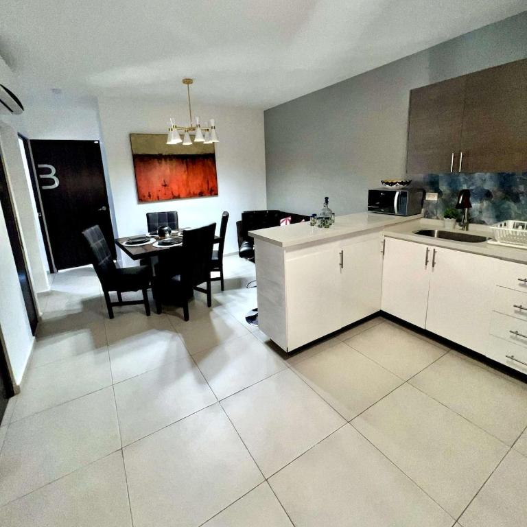 Modern Mexican-style apartment in Monterrey - Three-Bedroom Apartment - 3