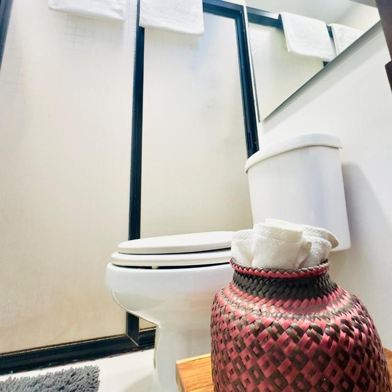 Modern Mexican-style apartment in Monterrey - Three-Bedroom Apartment - 11