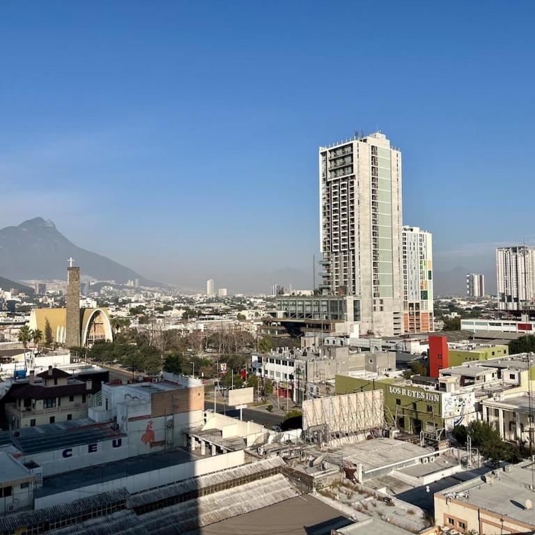 Modern Mexican-style apartment in Monterrey - Three-Bedroom Apartment - 27