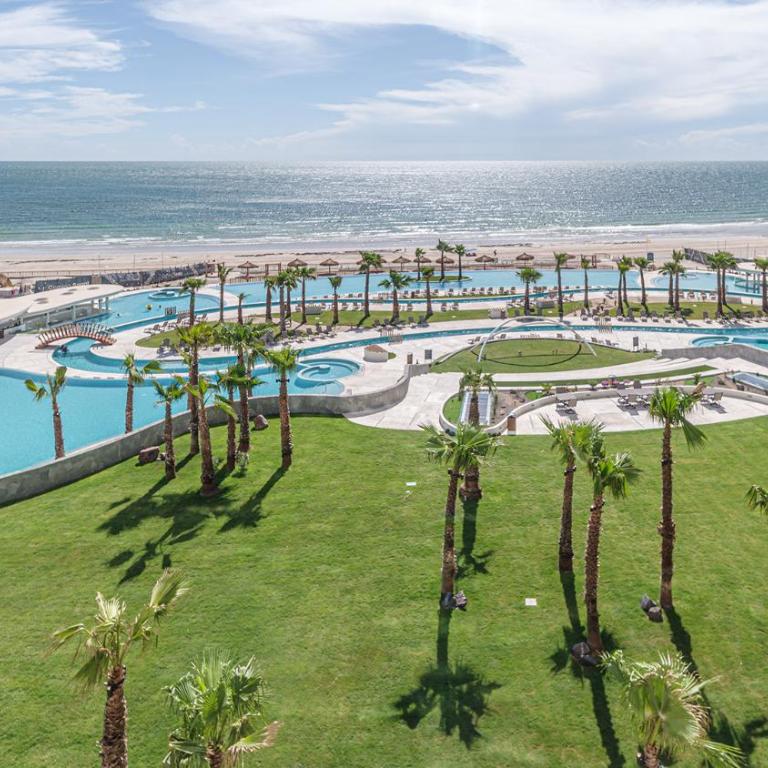 State-of-the-Art Beachfront Escape Along the Sea of Cortez - Ferienhaus - 28