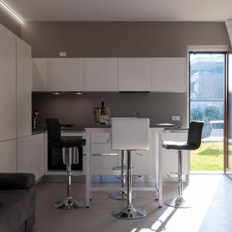 Aurora Light Suite - New 2026 - Private Gardens - Pool - Parking - Appartamento con 2 Camere da Letto - 5