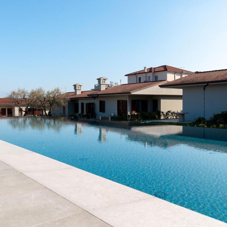 Aurora Light Suite - New 2026 - Private Gardens - Pool - Parking - Appartamento con 2 Camere da Letto - 4