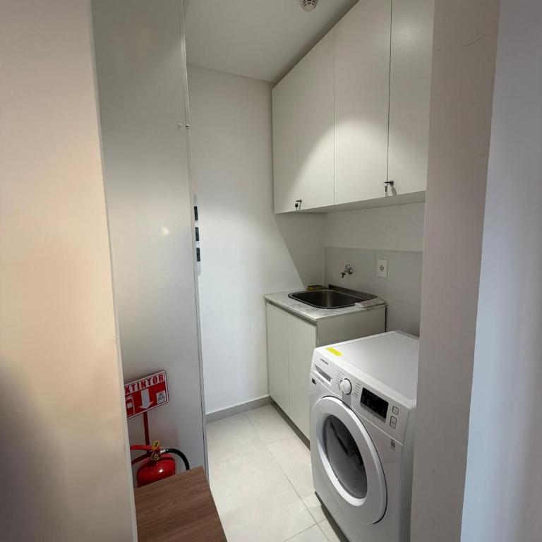 Apartamento moderno de primera calidad en una zona excelente - Three-Bedroom Apartment - 4