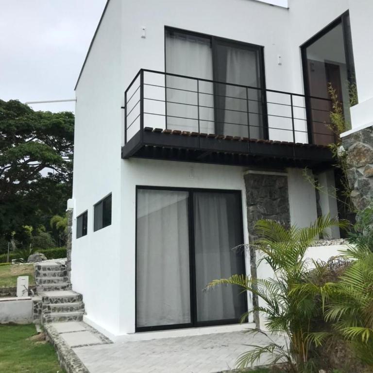 Jama Campay - Three-Bedroom House - 2