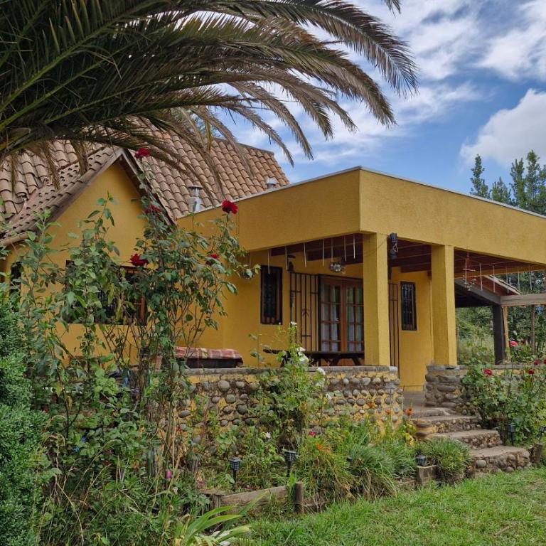 Hermosa casa de campo - Three-Bedroom House - 3