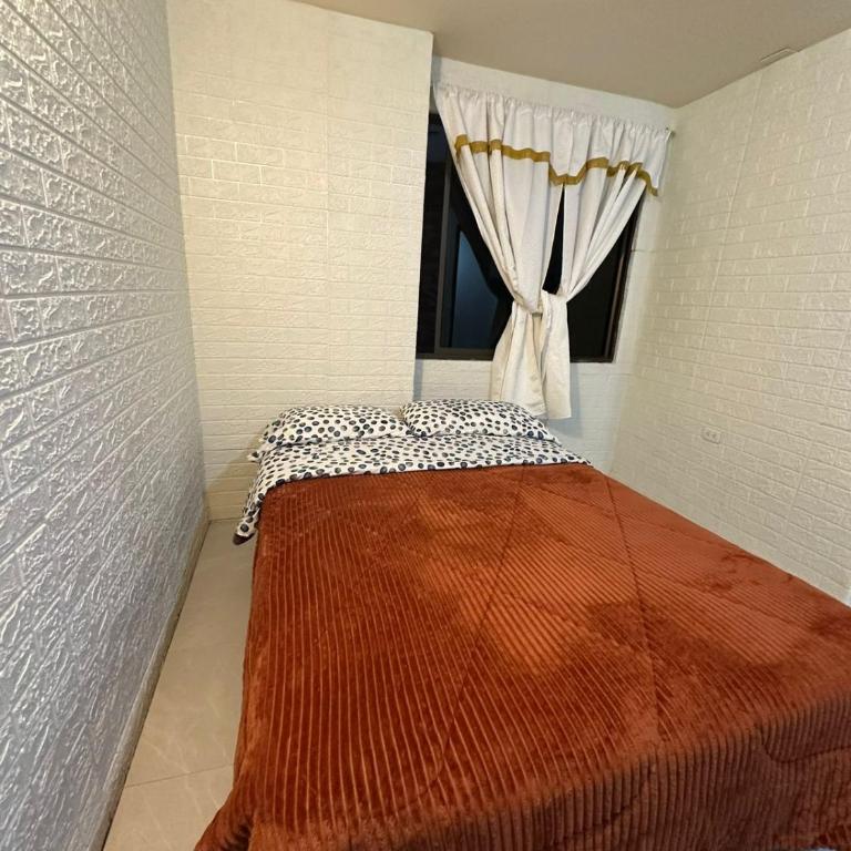 Departamento céntrico en Baños de Agua Santa - Three-Bedroom Apartment - 6