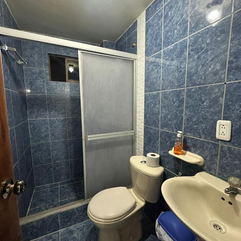Departamento céntrico en Baños de Agua Santa - Three-Bedroom Apartment - 15