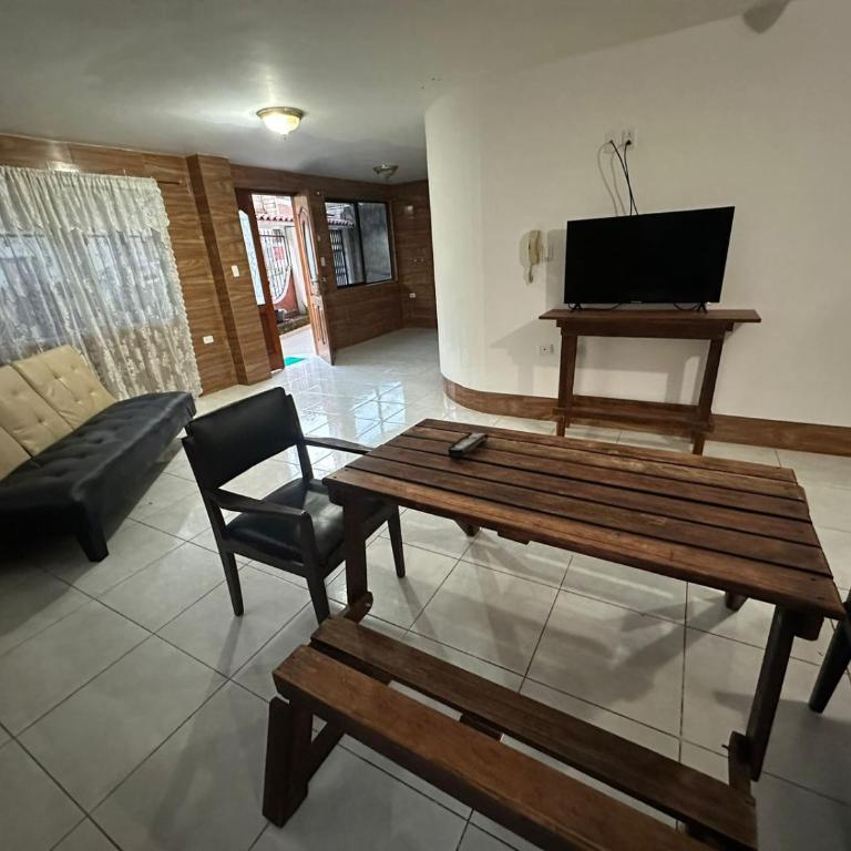 Departamento céntrico en Baños de Agua Santa - Three-Bedroom Apartment - 19