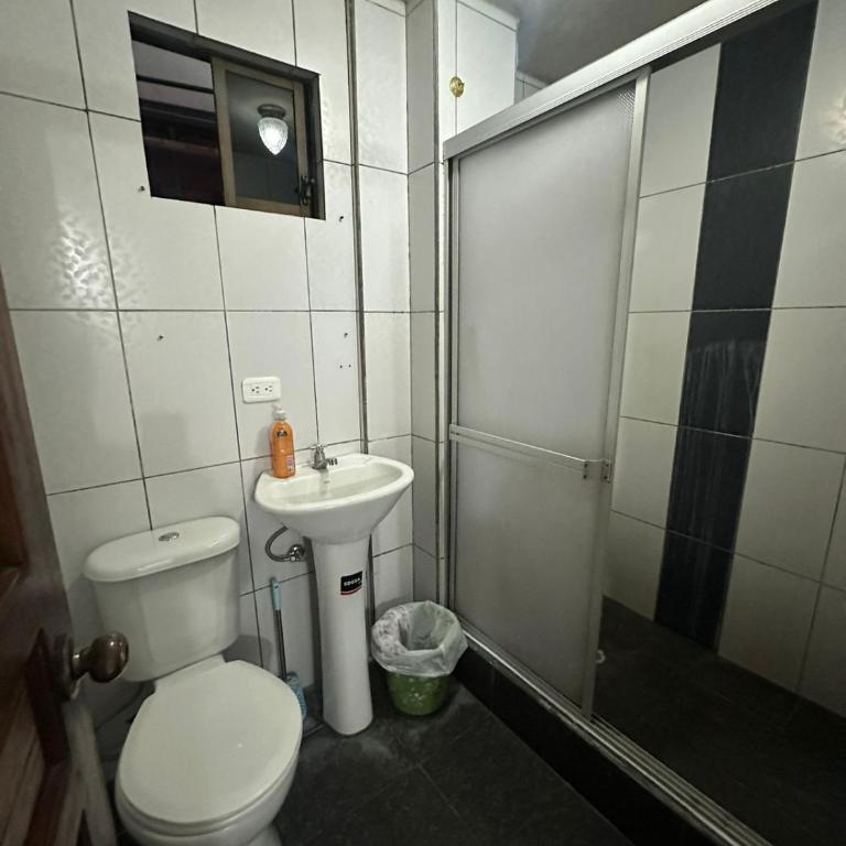 Departamento céntrico en Baños de Agua Santa - Three-Bedroom Apartment - 20