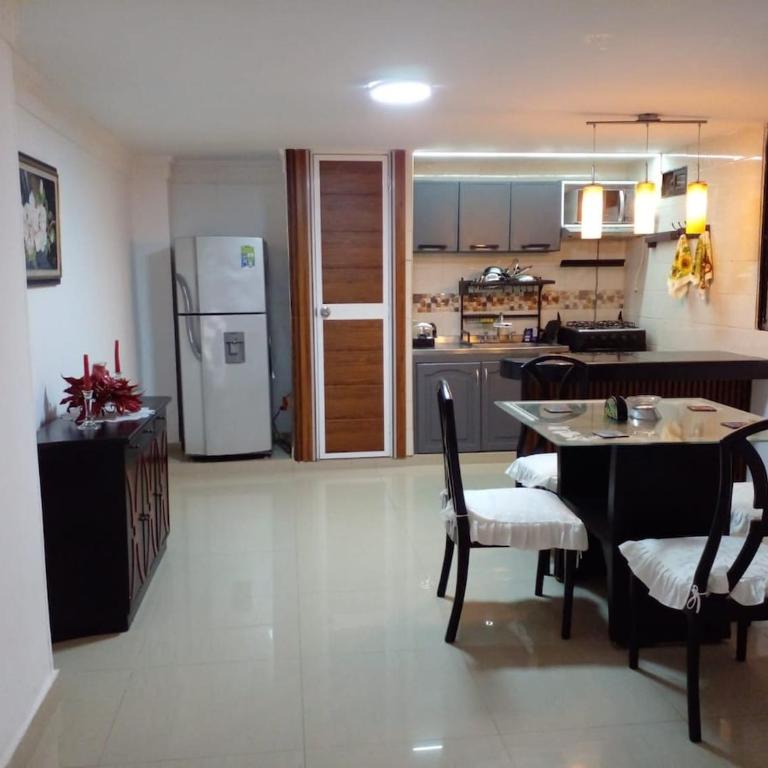 Ideal house for Carnival - Three-Bedroom House - 4