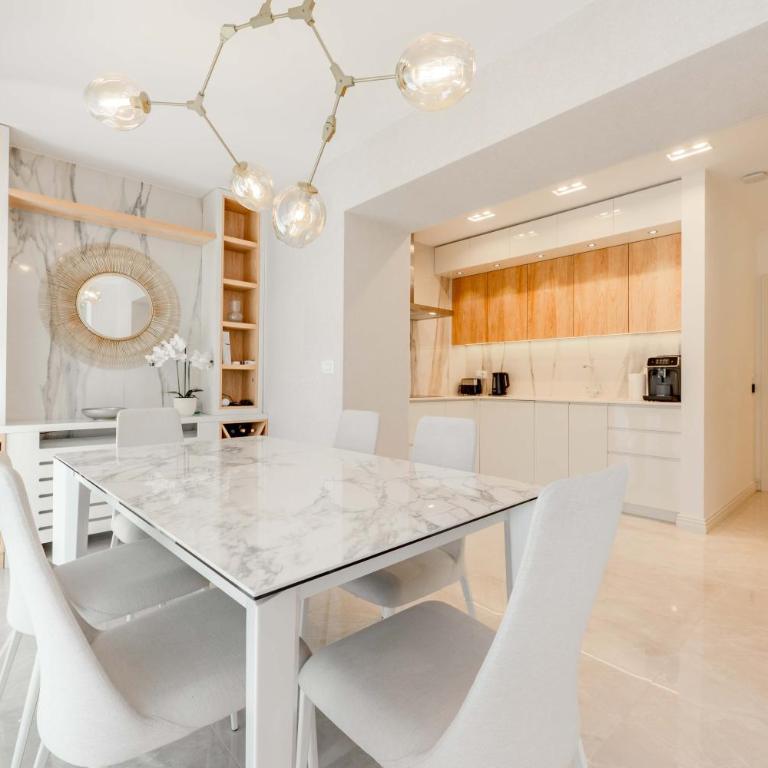 Kotor Lux apartments and rooms - Apartman sa 2 Spavaće Sobe, Terasom i Pogledom na More - 12