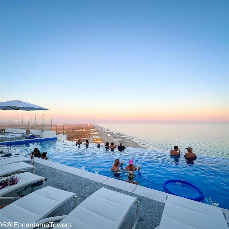 Stunning 2 bedroom Corner Beach Front Condominium Encantame C-1105 - Maison de Vacances - 34