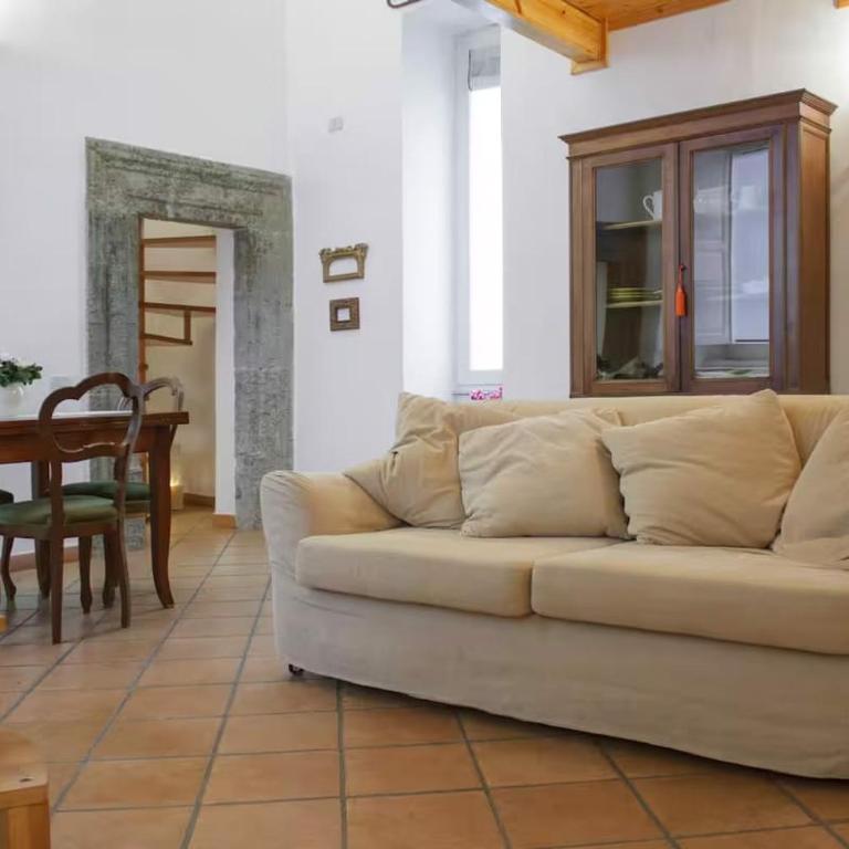 Finestra sul cortile - Appartamento con 1 Camera da Letto - 1