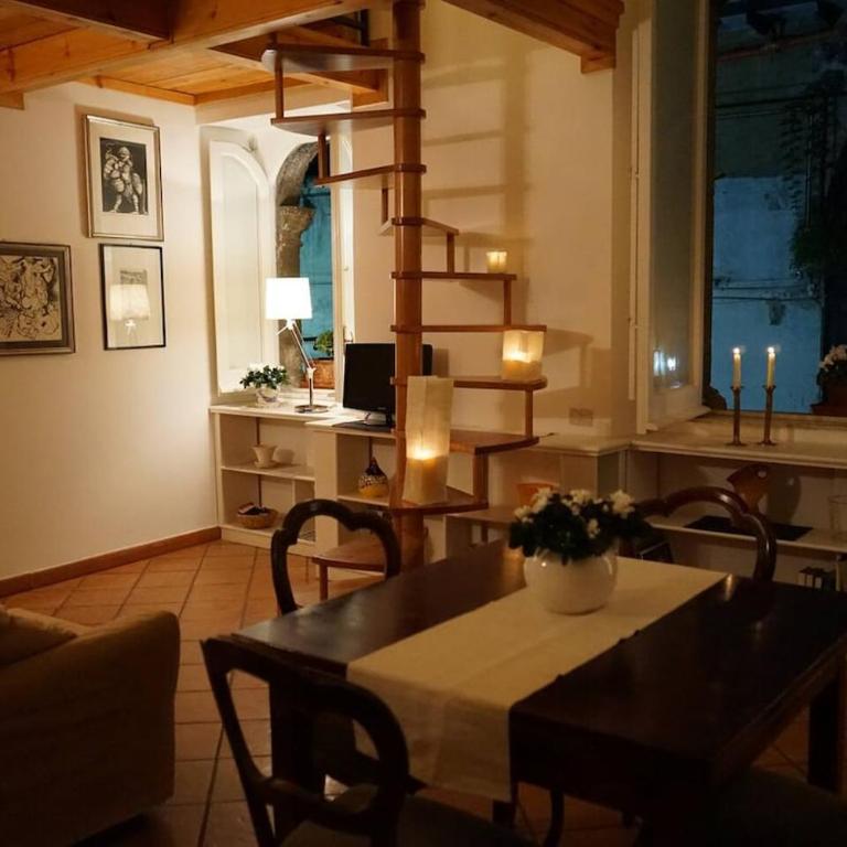 Finestra sul cortile - Appartamento con 1 Camera da Letto - 15