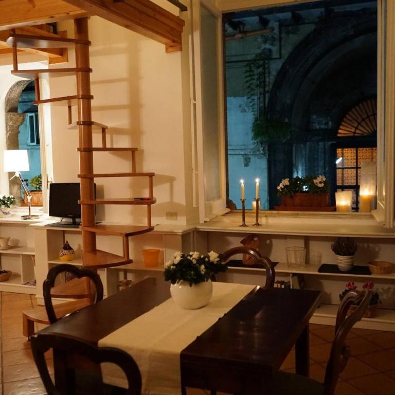Finestra sul cortile - Appartamento con 1 Camera da Letto - 30