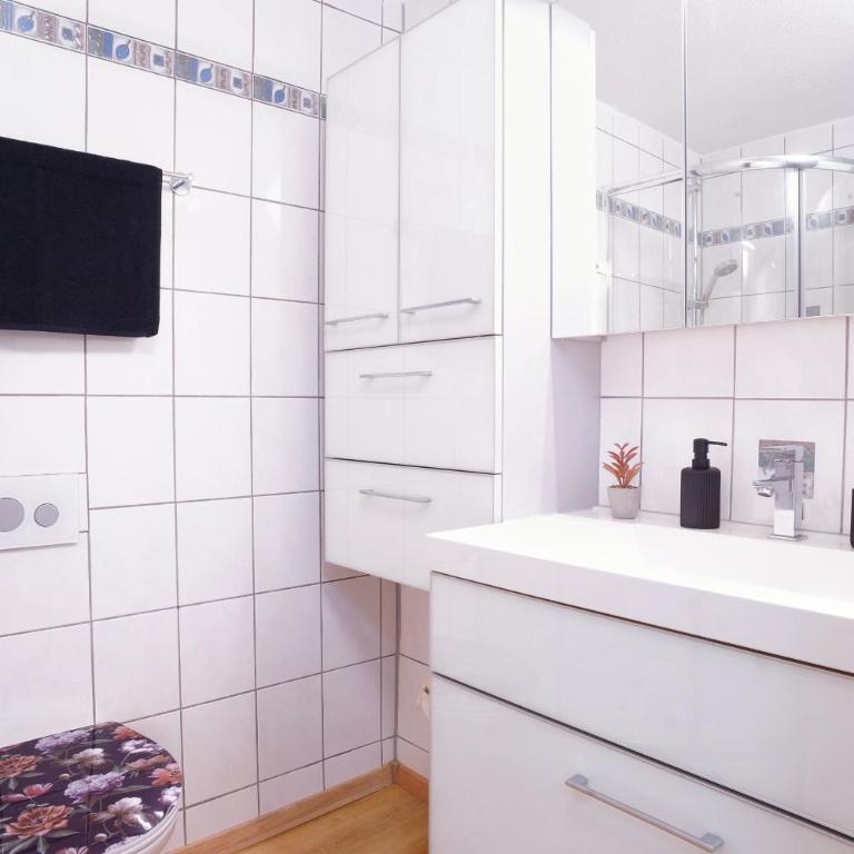 RELAX-BLACK Appartement, Allgäu, Bergblick, Sauna - Appartamento con 1 Camera da Letto - 23