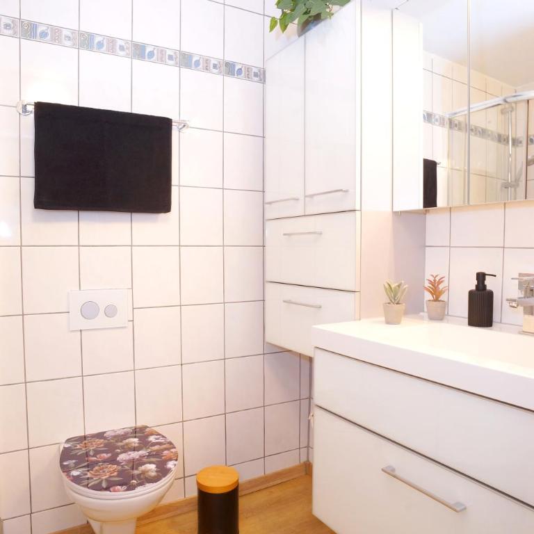 RELAX-BLACK Appartement, Allgäu, Bergblick, Sauna - Appartamento con 1 Camera da Letto - 26