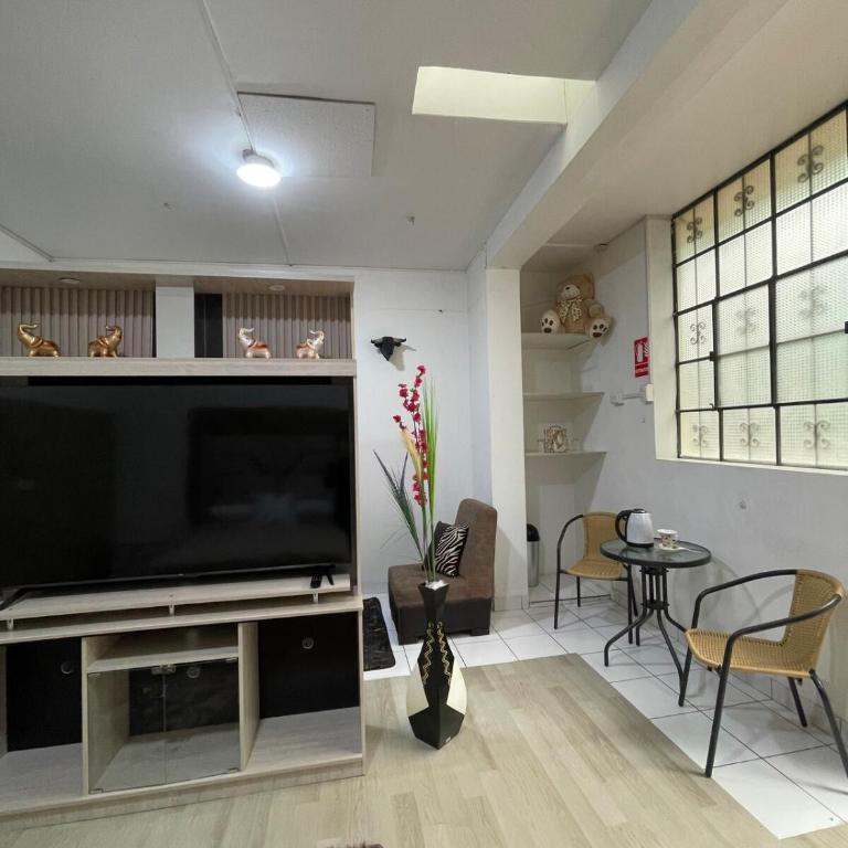 San Lazaro Up - One-Bedroom Apartment - 19