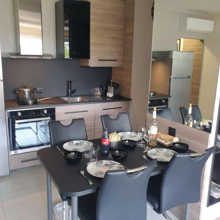 FS520-126 Appt Studio cabine 4 personnes FREJUS - Apartamento de 1 dormitorio - 2